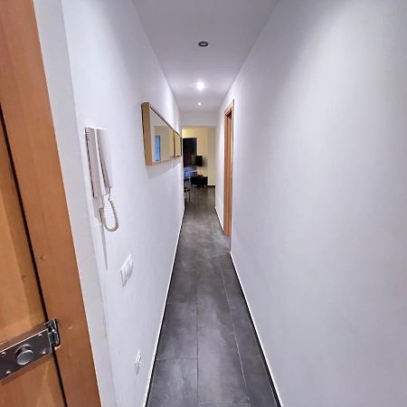Gorgeous Apartment In Downtown Barcelona Exterior photo