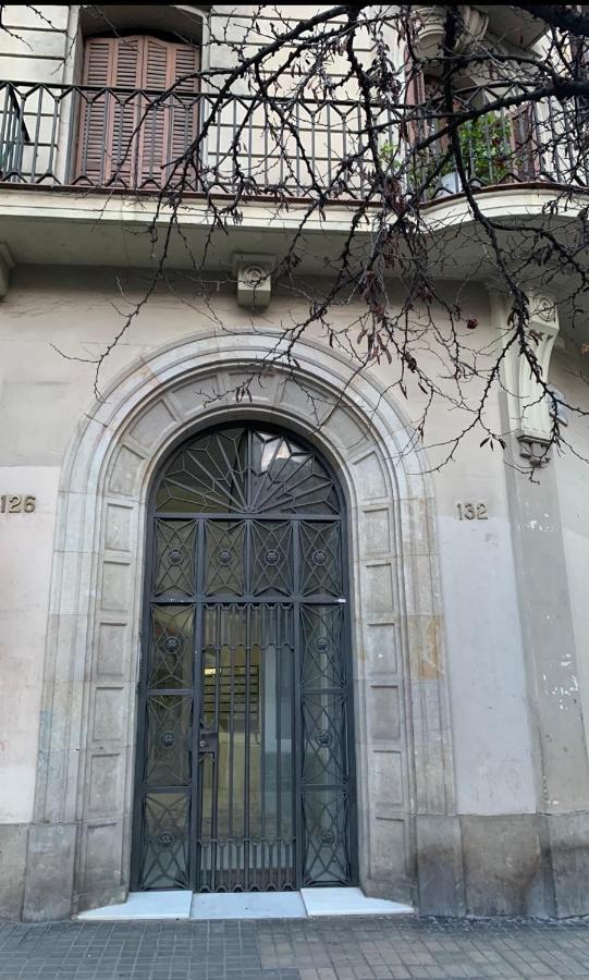 Gorgeous Apartment In Downtown Barcelona Exterior photo
