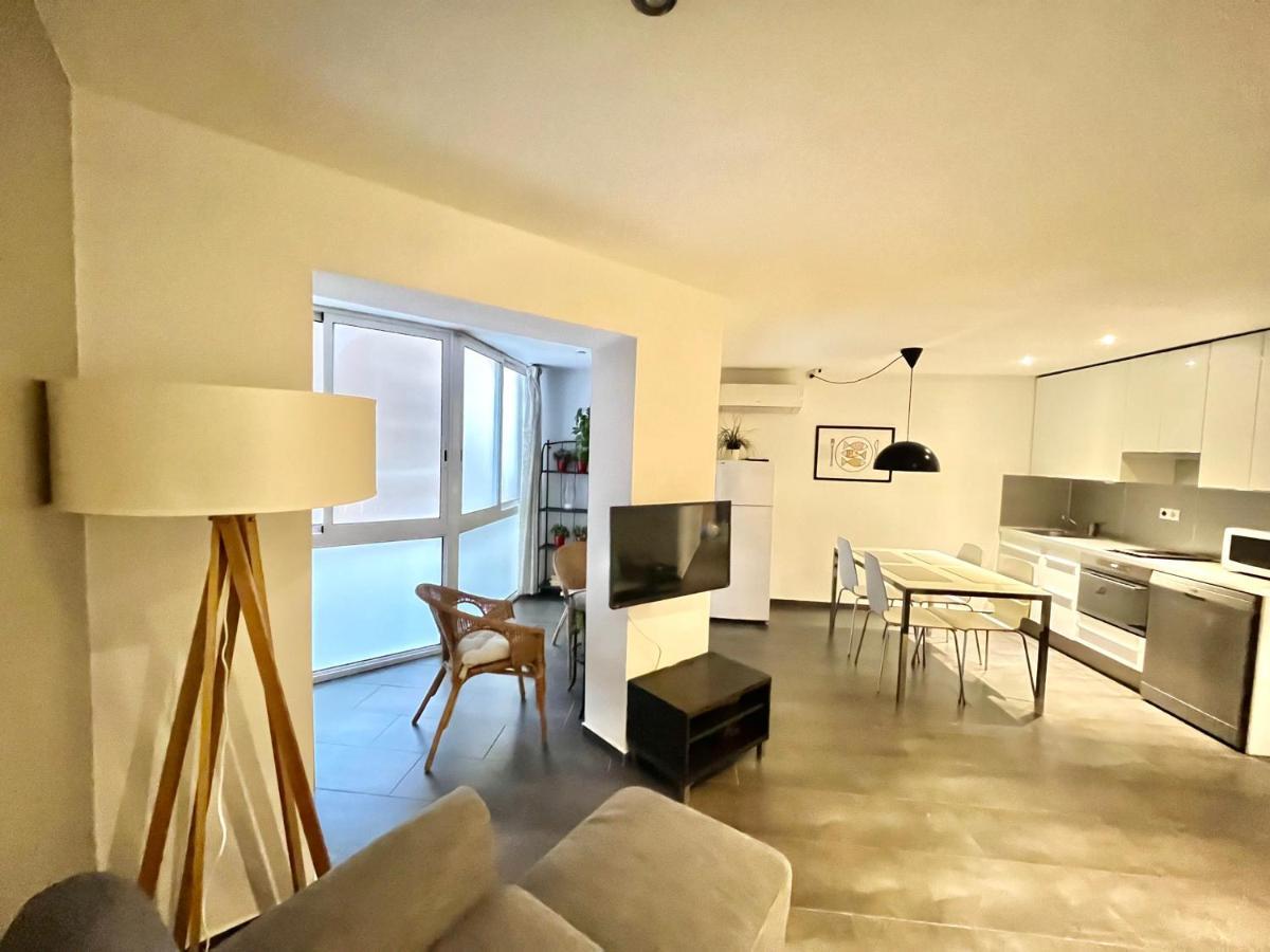 Gorgeous Apartment In Downtown Barcelona Exterior photo